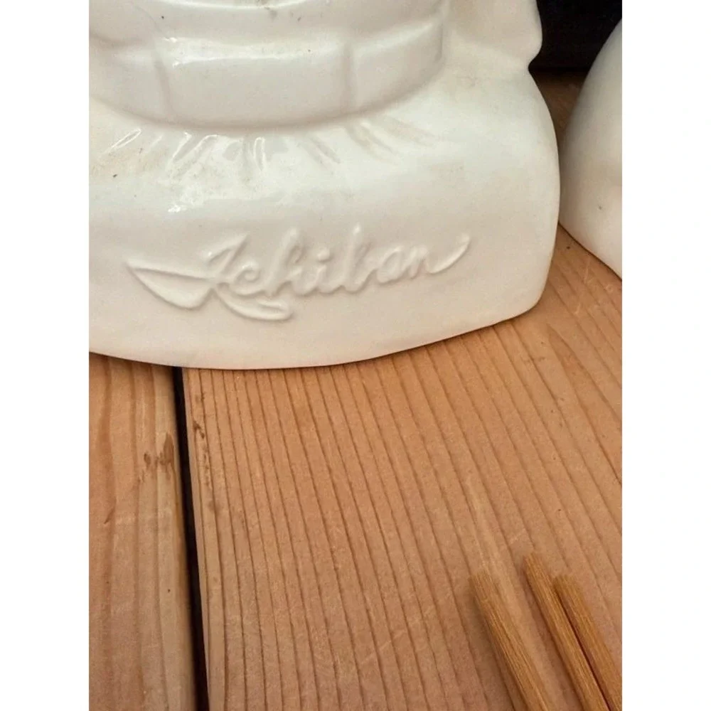 Japanese Samurai and Geisha holding fans reed diffuser with sticks.